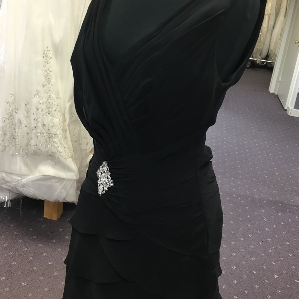 Black Mothers Gown View 3